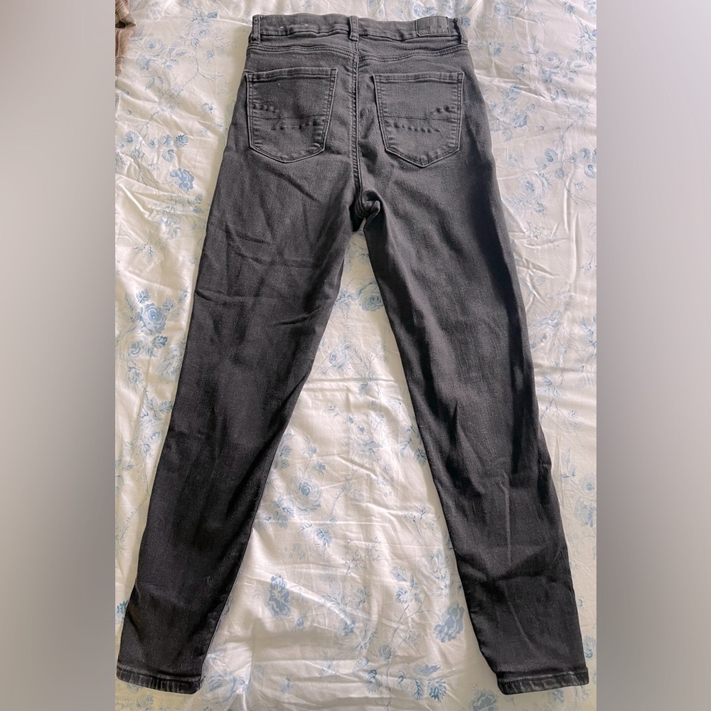 8 Short Faded Black AEO Jeans